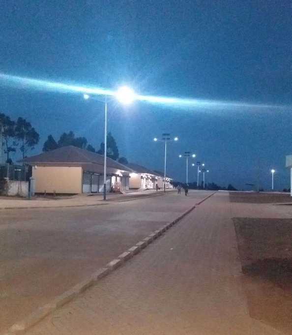 理塘县非洲科特迪瓦太阳能路灯工程